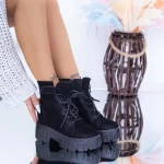 Schwarze XN75A -Stiefel Mei