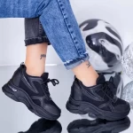 Sportschuhe auf der schwarzen Plattform WL129A Mei