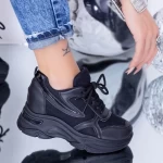 Sportschuhe auf der schwarzen Plattform WL129A Mei