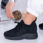 Sportschuhe auf der schwarzen Plattform KDN12A Mei