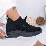 Sportschuhe auf der schwarzen Plattform KDN12A Mei