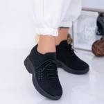Sportschuhe auf der schwarzen Plattform KDN12A Mei