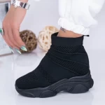Sportschuhe auf der schwarzen Plattform WL131A Mei