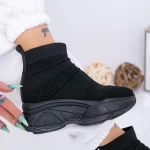 Sportschuhe auf der schwarzen Plattform WL131A Mei