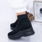 Sportschuhe auf der schwarzen Plattform WL131A Mei