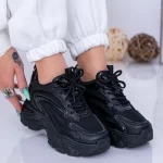 Sportschuhe auf der schwarzen Plattform WL137A Mei