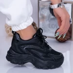Sportschuhe auf der schwarzen Plattform WL137A Mei