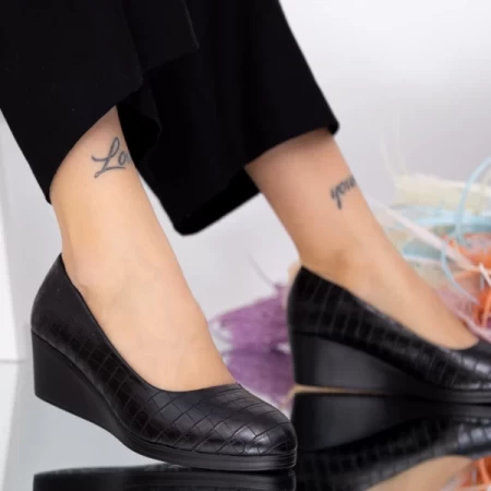 Schuhe auf der C92 Black Platform Mode