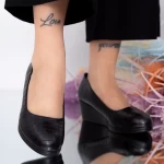 Schuhe auf der C92 Black Platform Mode