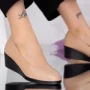 Schuhe auf der C92 -Pfirsich -Plattform Mode