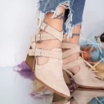 Beige dicke Fersenschuhe Mei