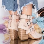 Beige dicke Fersenschuhe Mei