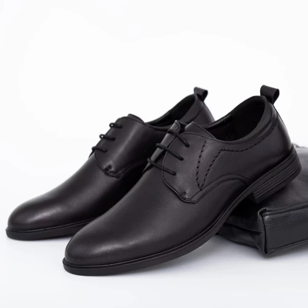 Herrenschuhe aus natürlichen Leder 66073 Schwarz | F.Gerardo