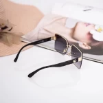 Sonnenbrille für Frauen 2020-158 C1 Schwarz | 2020