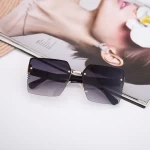 Sonnenbrille für Frauen 2020-158 C1 Schwarz | 2020