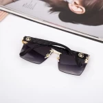 Sonnenbrille für Frauen 2020-158 C1 Schwarz | 2020