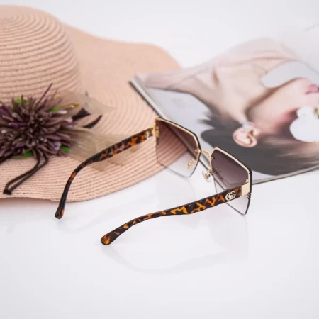Sonnenbrille für Frauen 2020-158 C2 Brown 2020