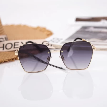 Sonnenbrille für Frauen 2020-108 C1 Schwarz | 2020