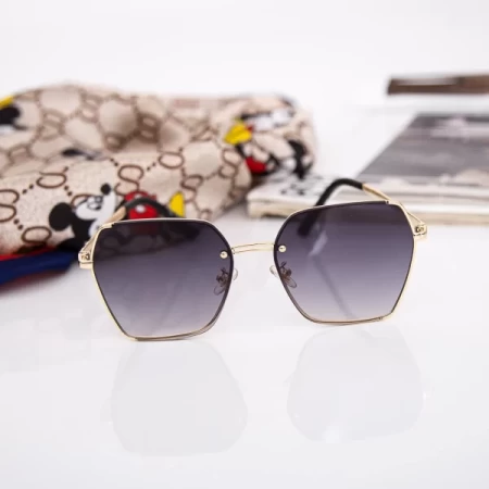 Sonnenbrille für Frauen 2020-108 C1 Schwarz | 2020