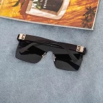 Sonnenbrille für Frauen 2020-133 C3 Schwarz | 2020