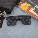 Sonnenbrille für Frauen 2020-133 C3 Schwarz | 2020