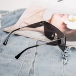 Sonnenbrille für Frauen 2020-156 C1 Schwarz | 2020