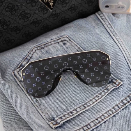 Sonnenbrille für Frauen 2020-105 C1 Schwarz | 2020