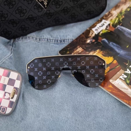 Sonnenbrille für Frauen 2020-105 C1 Schwarz | 2020