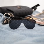 Sonnenbrille für Frauen 2020-105 C1 Schwarz | 2020