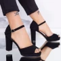 Sandalen mit einer dicken Ferse WT69 SD Schwarz | Mei