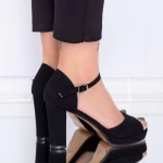 Sandalen mit einer dicken Ferse WT69 SD Schwarz | Mei