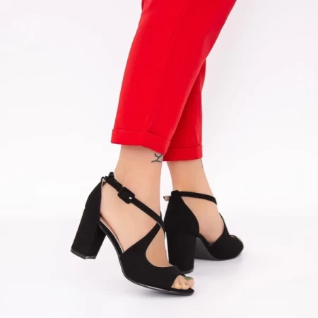 Sandalen mit dicken Absätzen yxd18 schwarz | Mei