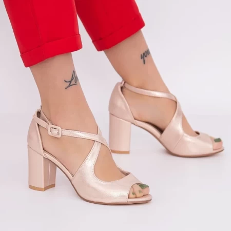 Sandalen mit einer dicken Ferse YXD18 Champagner | Mei