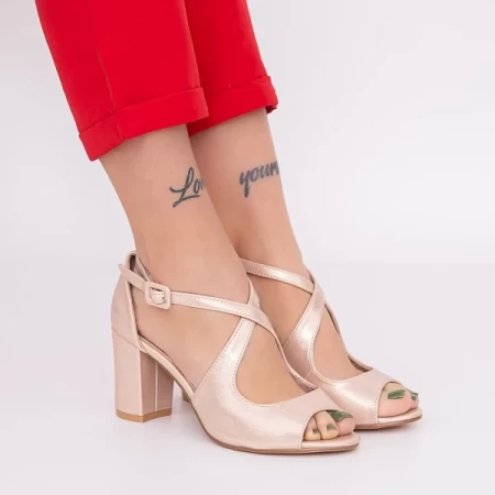 Sandalen mit einer dicken Ferse YXD18 Champagner | Mei