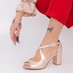 Sandalen mit einer dicken Ferse YXD18 Champagner | Mei