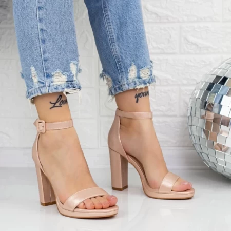Sandalen mit einer dicken Ferse xkk22a Champagner | Mei