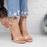 Sandalen mit einer dicken Ferse xkk22a Champagner | Mei