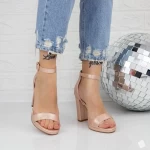 Sandalen mit einer dicken Ferse xkk22a Champagner | Mei