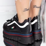 Sportschuhe auf der schwarzen Plattform 2018 Mei