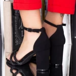 Sandalen mit dicker Ferse xkk557 schwarz | Mei