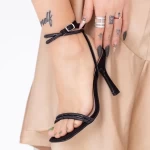 Sandalen mit einer dünnen Ferse BD6 Black | Mei