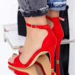 Sandalen mit einem dünnen Fersenkv57 -Rot Mei