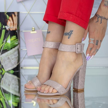 Sandalen mit einer dicken Ferse xkk161f Champagner | Mei
