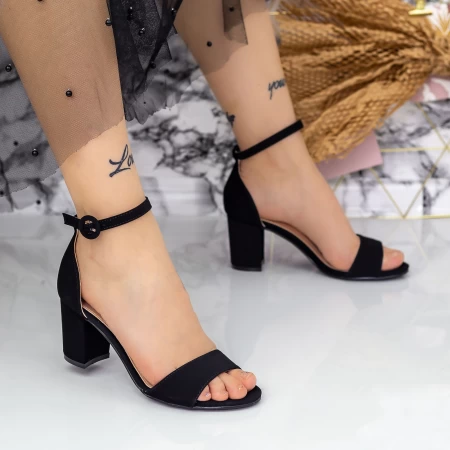 Sandalen mit dicken Absätzen xdr282 schwarz | Mei