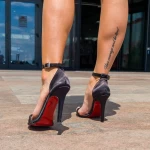 Sandalen mit einem dünnen Absatz 6500 Black | Existieren