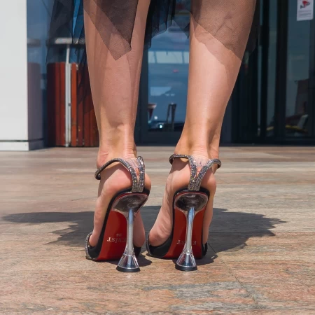 Sandalen mit einer dünnen Ferse ES2701 Schwarz | Existieren