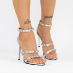 Sandalen mit einem dünnen Ferse ES2401 Silber Existieren