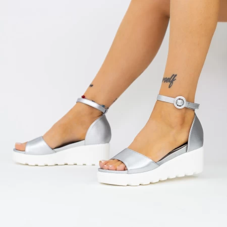 Sandalen auf der Silberplattform LM358 Mei