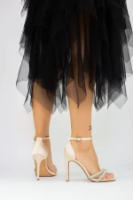 Sandalen mit einer dünnen Ferse 2xkk573 Beige | Mei