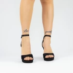 Sandalen auf einer dicken Ferse und 2BD16 -Plattform schwarz | Mei